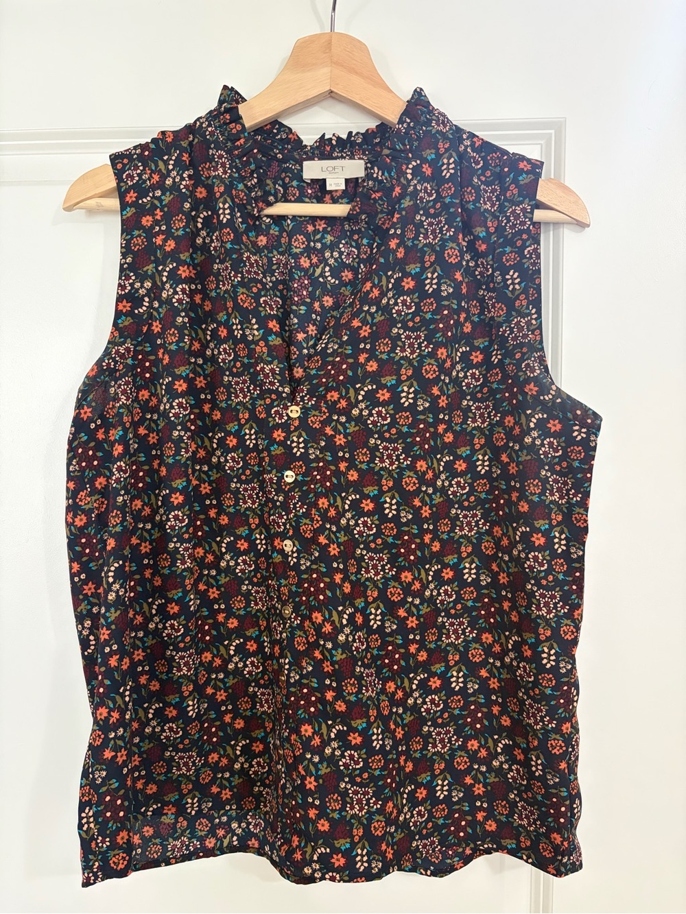 Floral button-up v-neck blouse